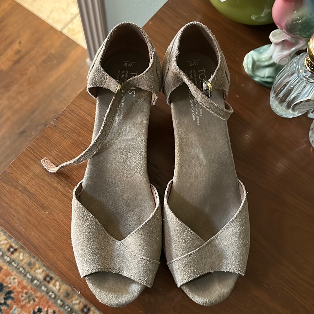 Tom’s platform suede sandals